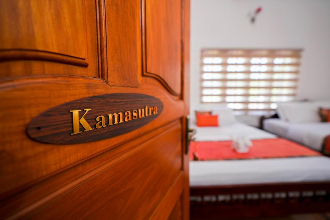 Parudeesa - Heavenly- Luxurious Palace Look-Near Cbd - Kerala - India With Breakfast Kāladi Habitación foto